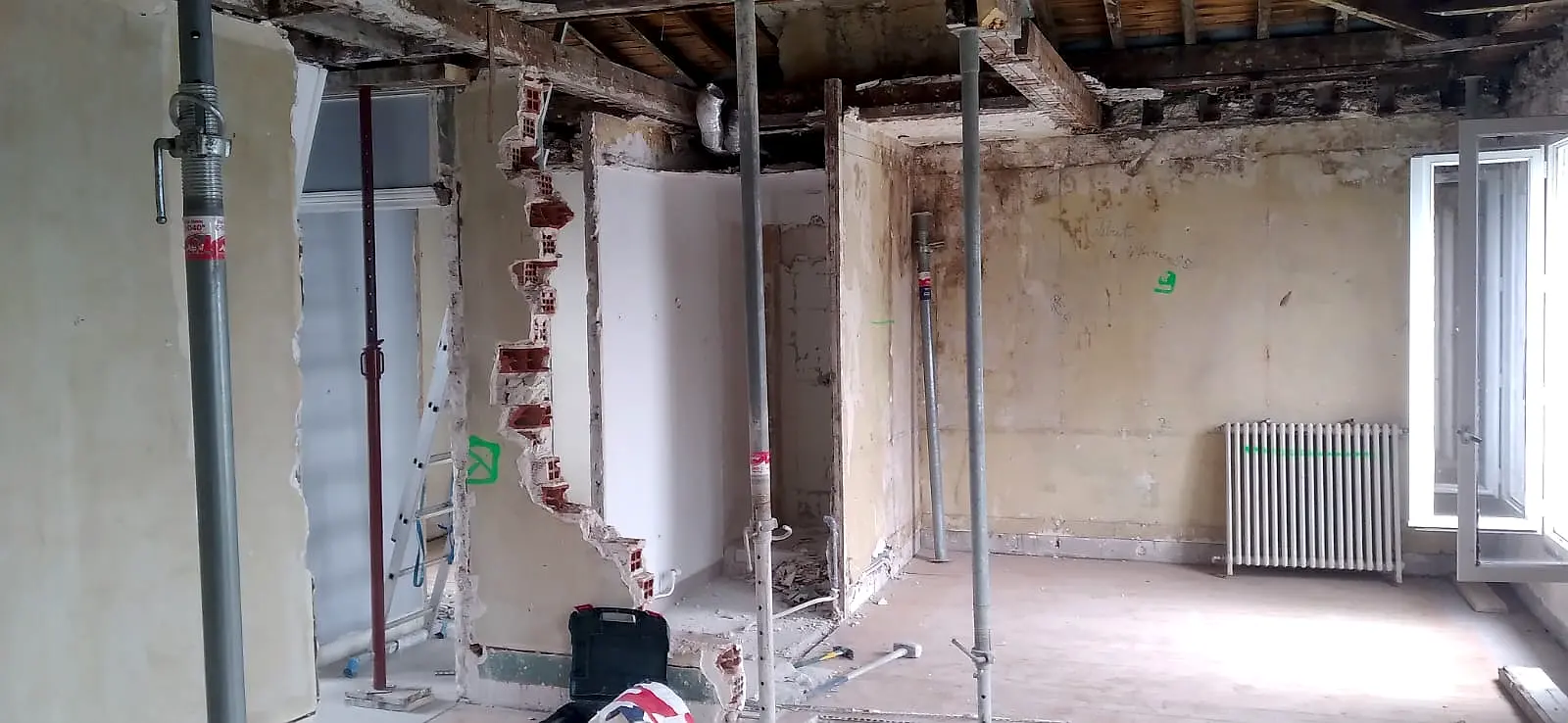 Démolition et curage — chantier BAT-ELECTRIQUE 2
